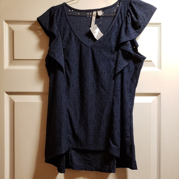 🌼Ladies top​​ - Picture 1 of 7